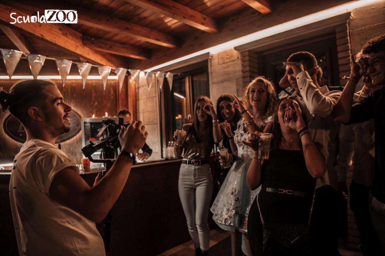 La Villa Guest House Capitignano Dış mekan fotoğraf