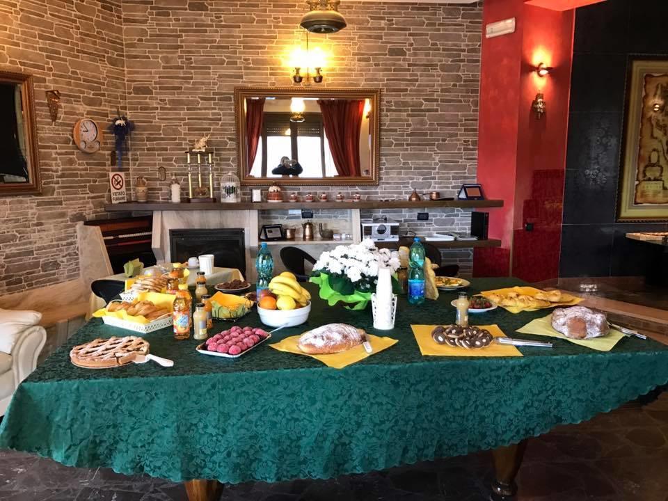 La Villa Guest House Capitignano Dış mekan fotoğraf